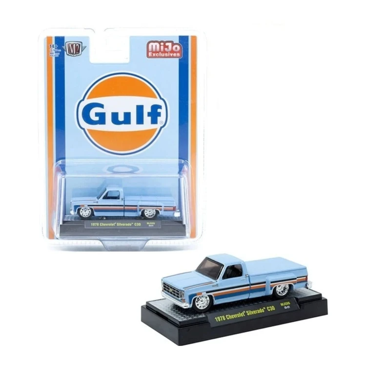M2 Machines 1978 Chevrolet Silverado C30 Custom Gulf Blue Truck 1:64 bok