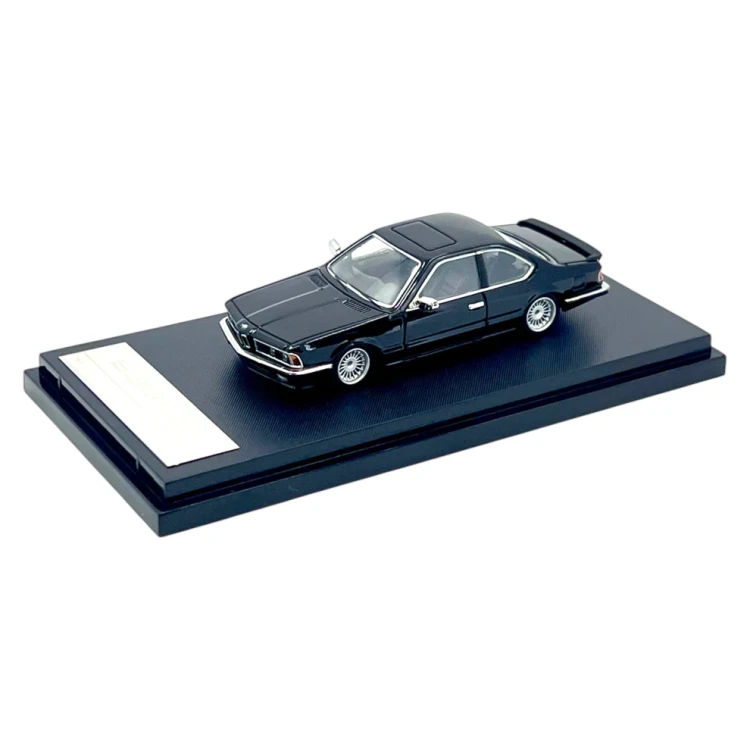Street Weapon BMW E24 635 CSI Black 1:64 przód