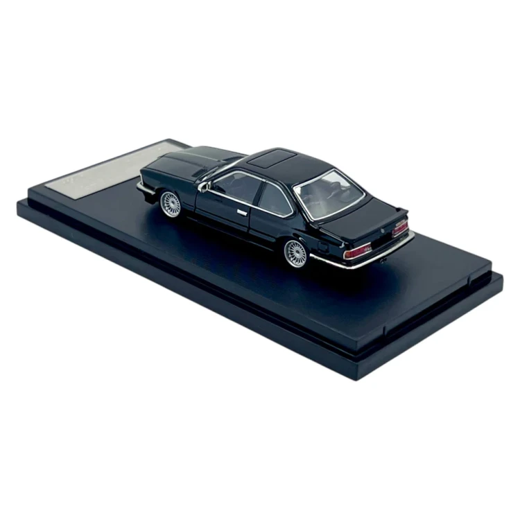 Street Weapon BMW E24 635 CSI Black 1:64 tył