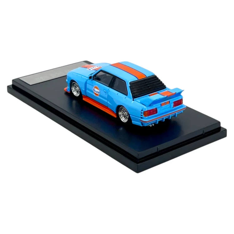 Street Weapon BMW E30 Gulf blue orange 1:64 tył