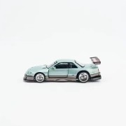 MINI GT Kaido House Nissan Silvia S13-R Kaido Works V1 ADVAN Green 1:64 bok