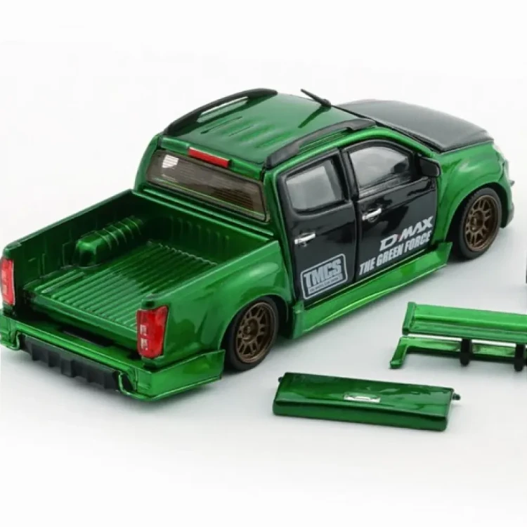 BM Creations Isuzu D-Max Low Rider 1:64 tył
