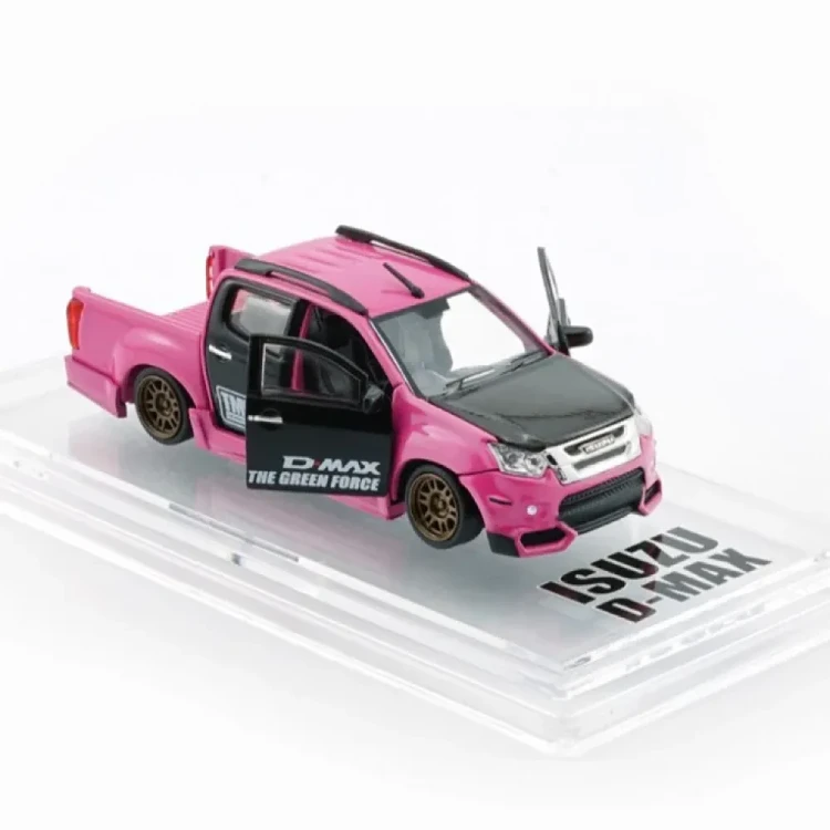 BM Creations 2018 Isuzu D-Max Low Rider 1:64 przód