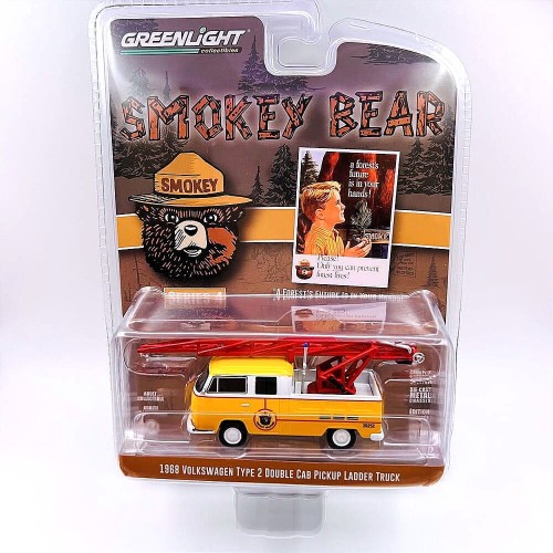 greenlight-1968-volkswagen-type-2-double-cab-pickup-lader-truck-1-64-front.jpg