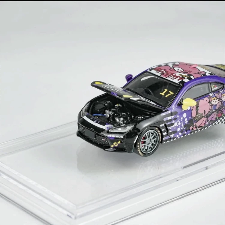 BM Creations Toyota GR86 x Gloomy Bear Macau Grand Prix 2025 #17 Thomas Chak Limited Edition 1:64 przód