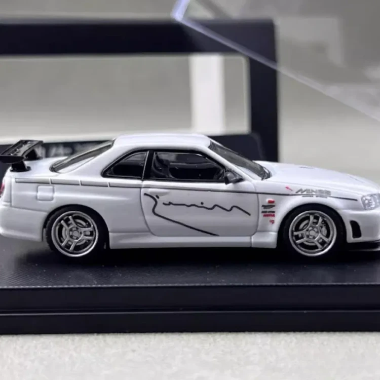 My Model Collect Nissan Skyline R34 V Spec White 1:64 bok