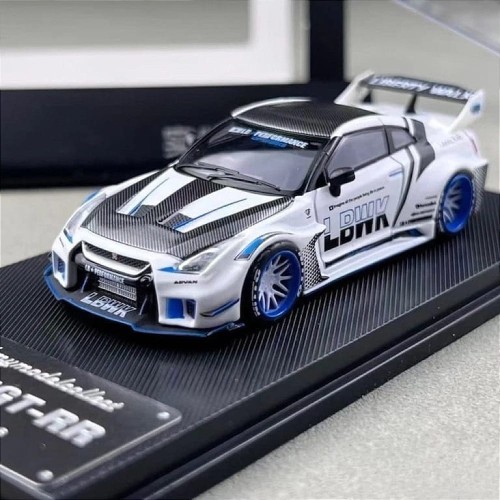 My Model Collect Nissan LB GTR R35 GT white carbon roof 1:64 przód