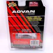 johnny-lightning-2004-mitsubishi-lancer-evolution-advan-1-64-back.jpg