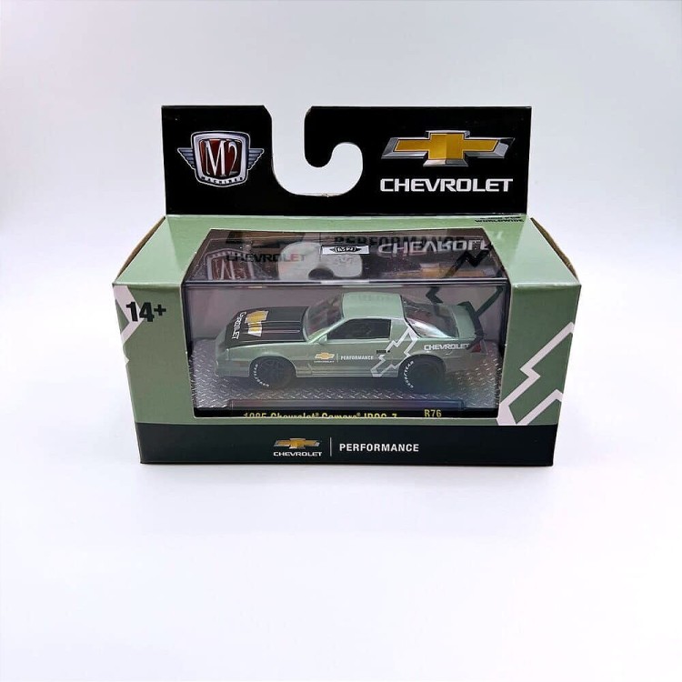 m2-machines-chevrolet-camaro-iroc-z-green-1985-1-64-front.jpg