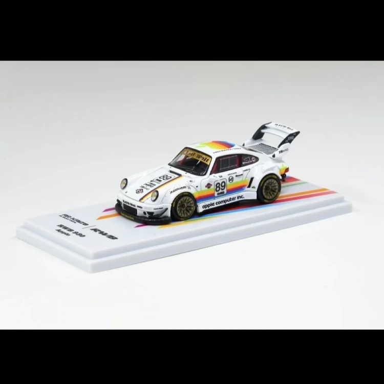 Almost Real RWB 930 Apple 89 1:64 przód