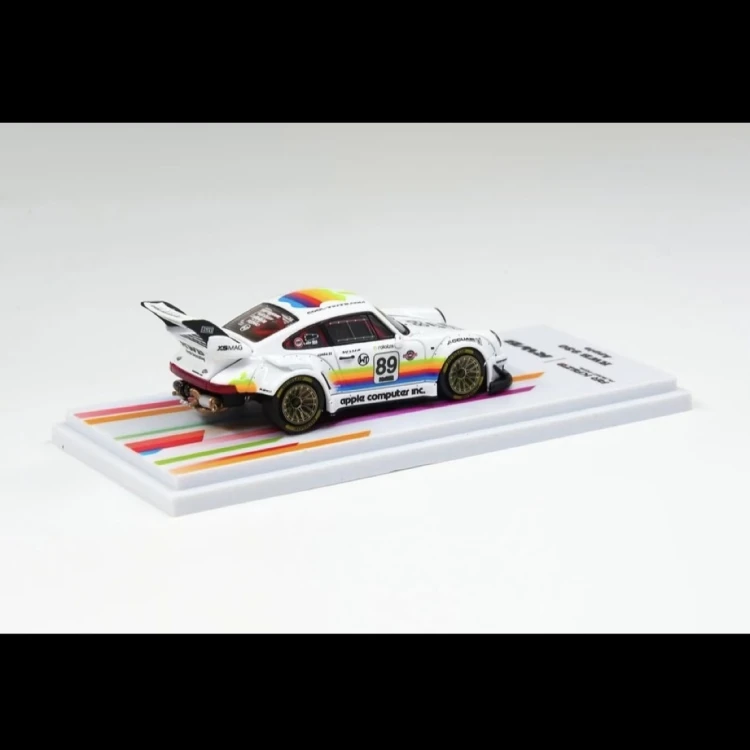 Almost Real RWB 930 Apple 89 1:64 tył