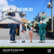 MoreArt Kaws Doll &amp; Bear – Zestaw Figurek żywica 1:64 przód detal