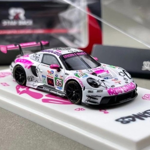 Star Race Porsche 911 GT3 R #85 Iron Dames Le Mans 2025 1:64 przód detal