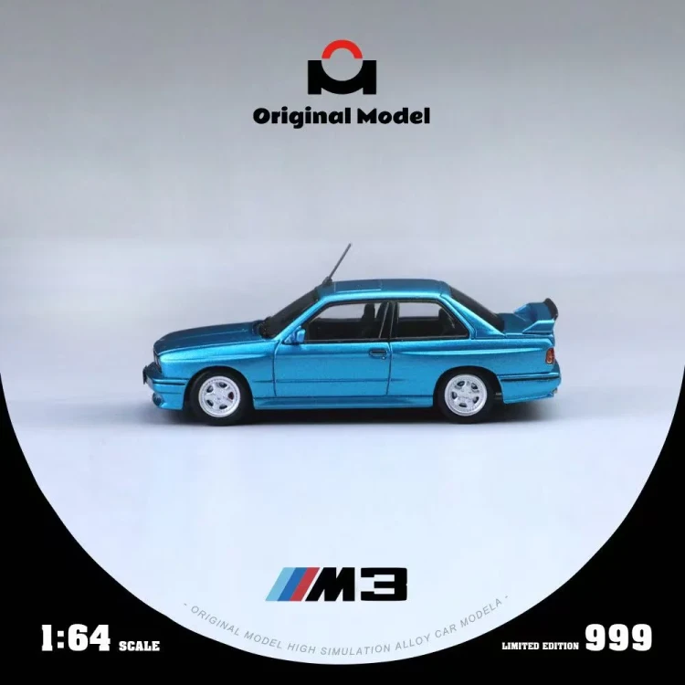 Original Model BMW E30 M3 Sedan Blue Limitowany 1/999 1:64 bok