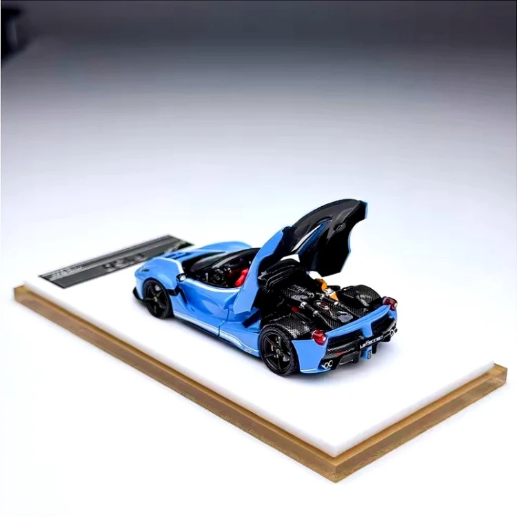 Street Buster Ferrari F150 Aperta Baby Blue Roadster Limitowany 1:64 tył