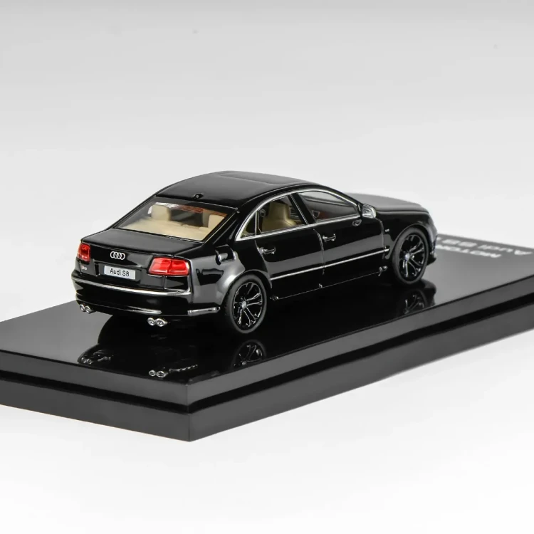 Motorhelix Audi S8 2008 Black 1:64 tył podstawka