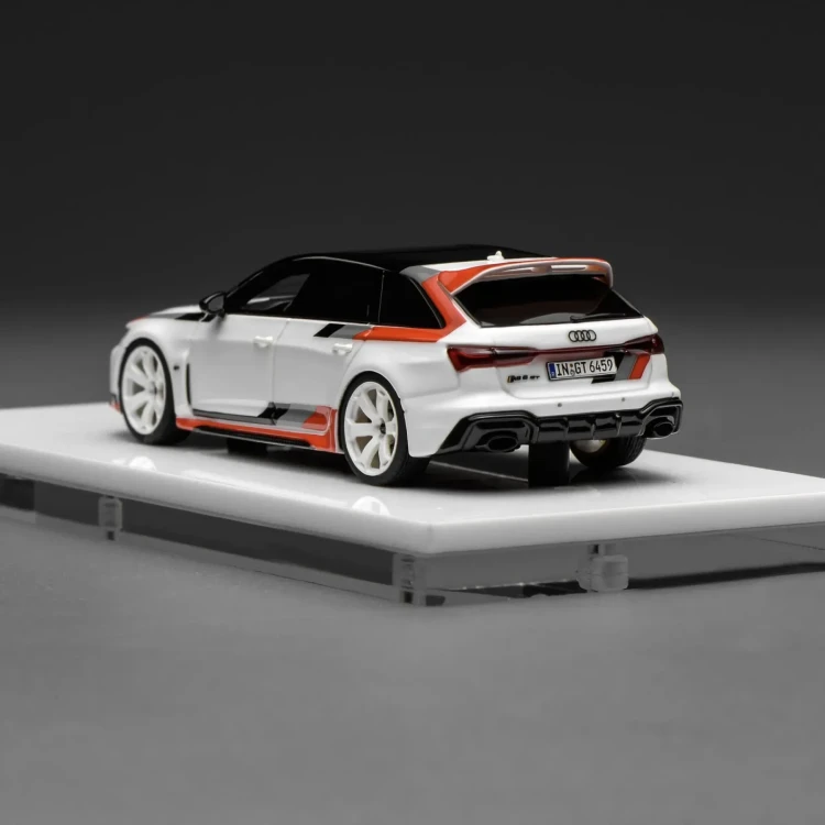 Motorhelix Audi RS 6 Avant GT Akona White model żywiczny 1:64 tył