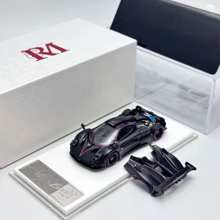 Rhino Model Pagani Zonda AbsoIute EVO Pink 1:64 przód detale