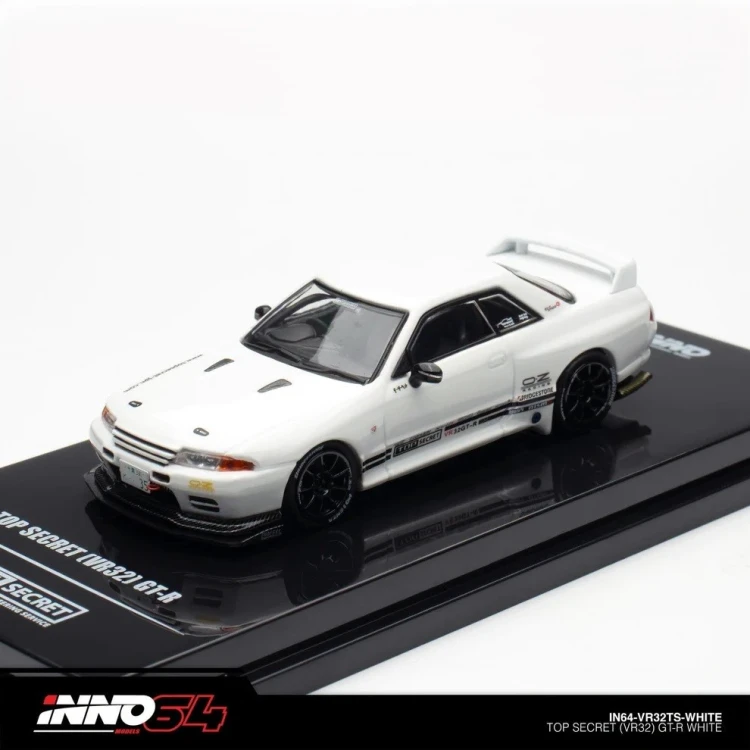 INNO64 Nissan Skyline GT-R R32 Top Secret white 1:64 przód