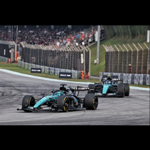 Minichamps CAR SET MERCEDES AMG W17 ANTONELLI RUSSELL BAHRAIN GP IN MALAYSIA 2026 1:64 zdjęcie