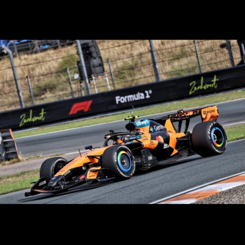 Minichamps McLAREN MCL40 LANDO NORRIS WINNER ZANDVOORT GP 2026 Figurka kierowcy i puchar 1:64 zdjęcie