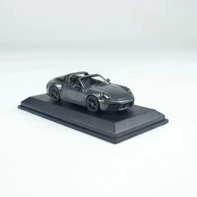 Minichamps PORSCHE 911 992-2 TARGA 4 GTS 2025 1:64 przód