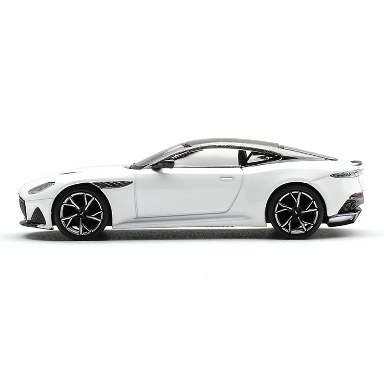 MINI GT Aston Martin DBS Stratus White 1:64 bok