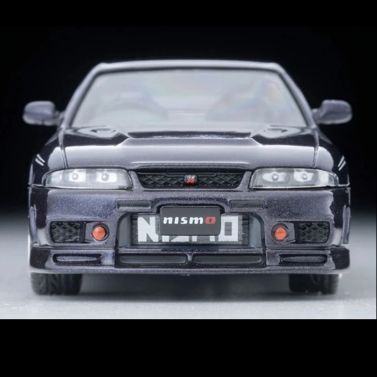 Tomica Limited Vintage Neo Nissan GT-R NISMO 400R Fioletowy 1:64 przód