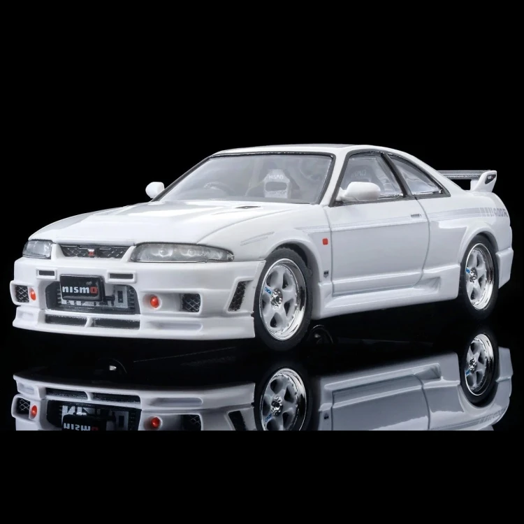 Tomica Limited Vintage Neo Nissan GT-R NISMO 400R White 1:64 przód detale