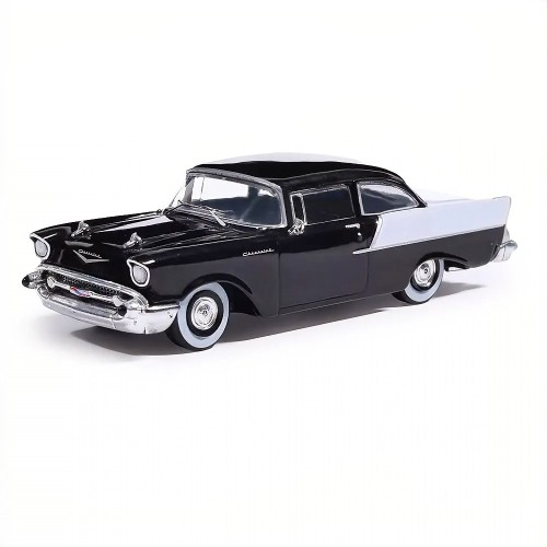 IXO America 1957 Chevrolet One-Fifty Sedan black white 1:64 przód