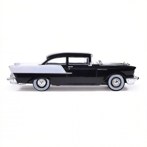 IXO America 1957 Chevrolet One-Fifty Sedan black white 1:64 bok