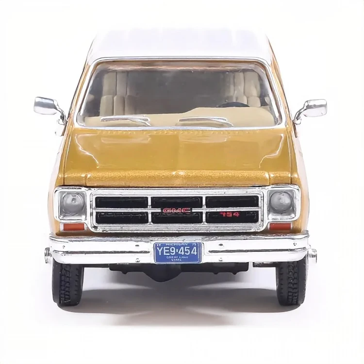 IXO America 1975 GMC SIERRA CLASSIC GOLD 1:64 front