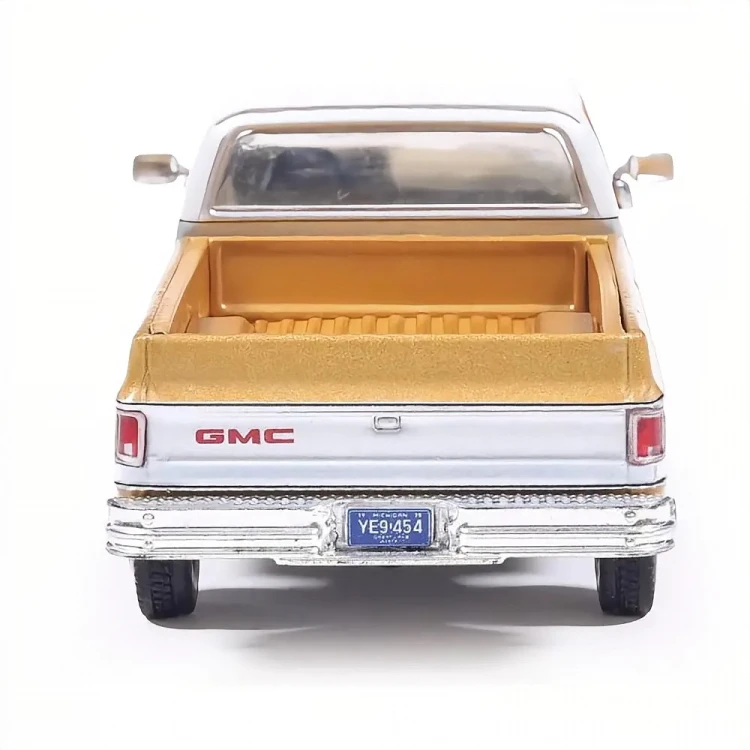 IXO America 1975 GMC SIERRA CLASSIC GOLD 1:64 back