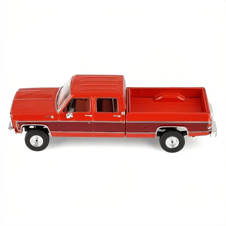 IXO America 1979 Chevrolet Scottsdale K20 carmine red dark 1:64 bok