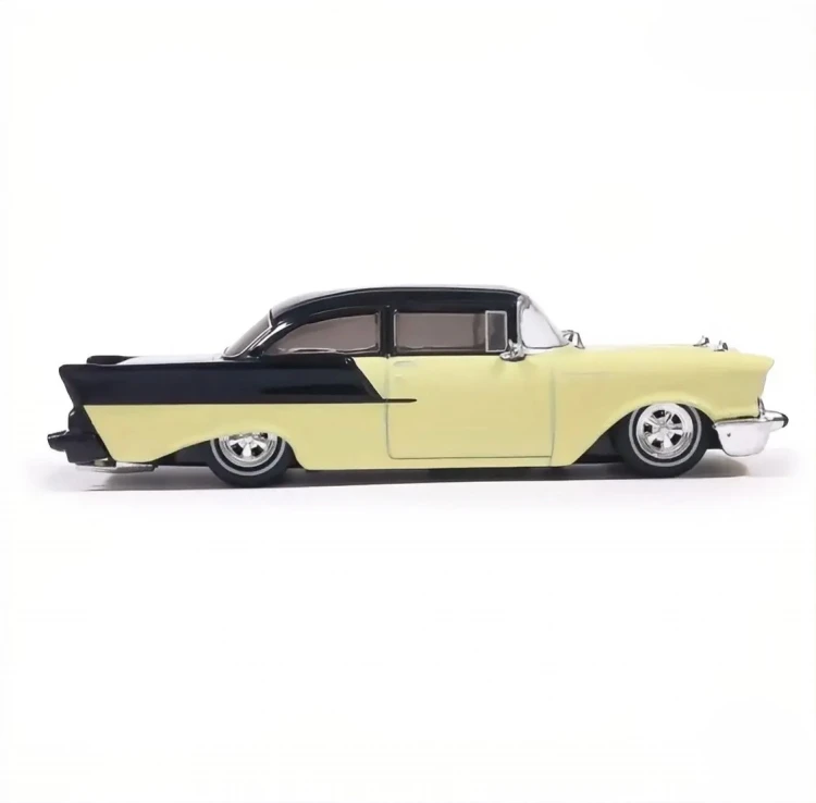 IXO America 1957 Chevrolet One-Fifty beige black 1:64 bok