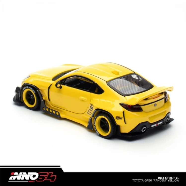 INNO64 TOYOTA GR86 PANDEM Yellow 1:64 tył