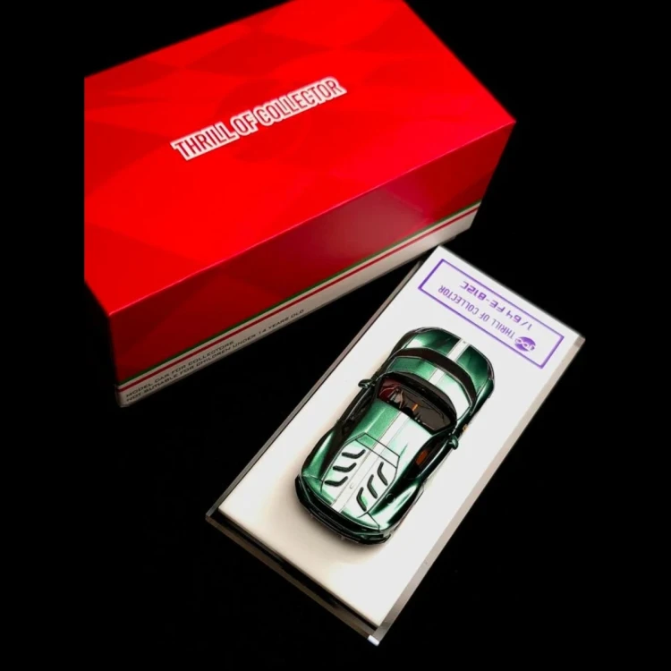 TOC Ferrari 812 Competizione Verde Bottigilia Resin 1:64 tył