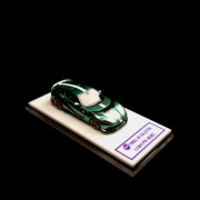 TOC Ferrari 812 Competizione Verde Bottigilia Resin 1:64 bok