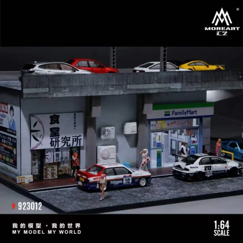 MoreArt FAMILY MART CONVENIENCE STORE VIADUCT SCENE 1:64 bok