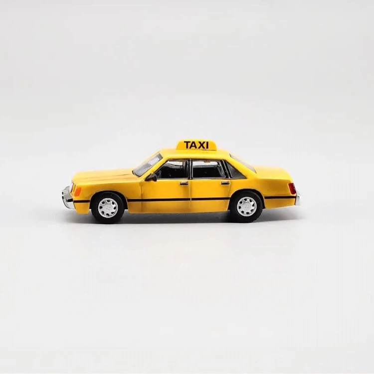 Perka Grand Theft Auto Taxi 1:64 bok