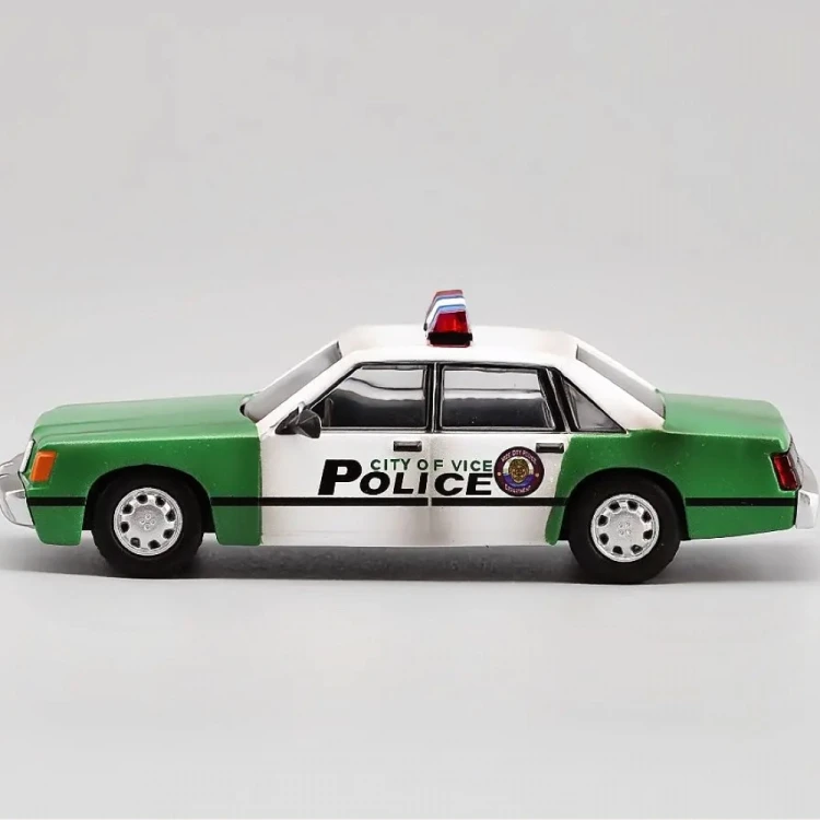 Perka Grand Theft Auto Police 1:64 bok