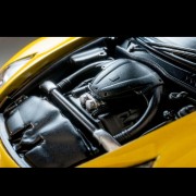 TOMICA LIMITED VINTAGE NEO Lexus LFA yellow 1:64 silnik