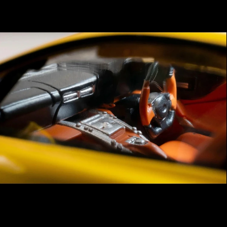 TOMICA LIMITED VINTAGE NEO Lexus LFA yellow 1:64 kokpit