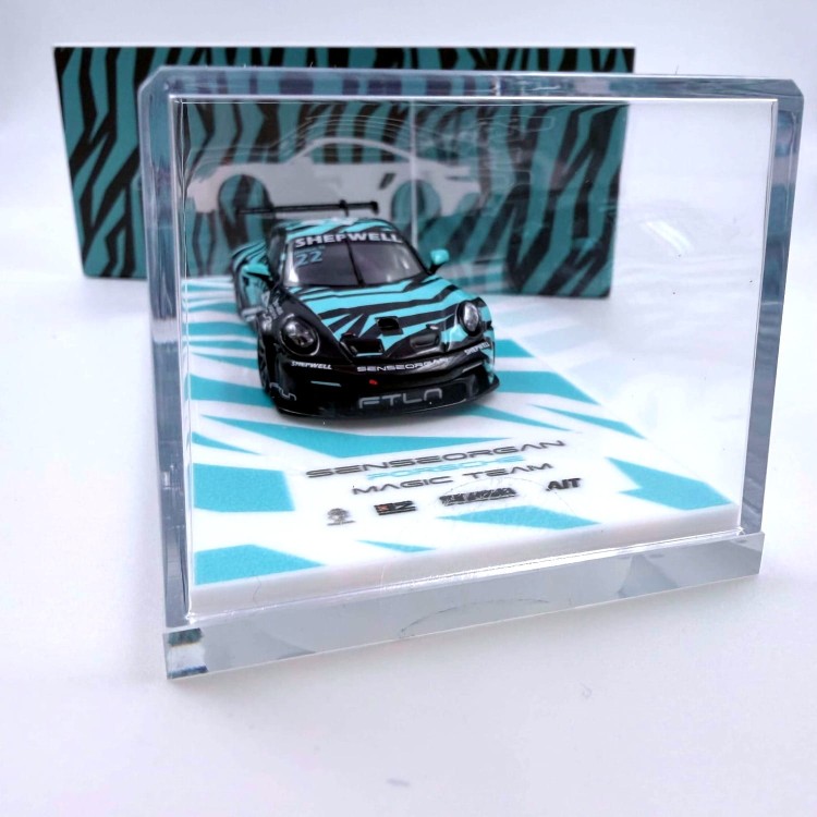 ModernArt Porsche GT3 Cup Black-Blue 22# 1:64 przód detale