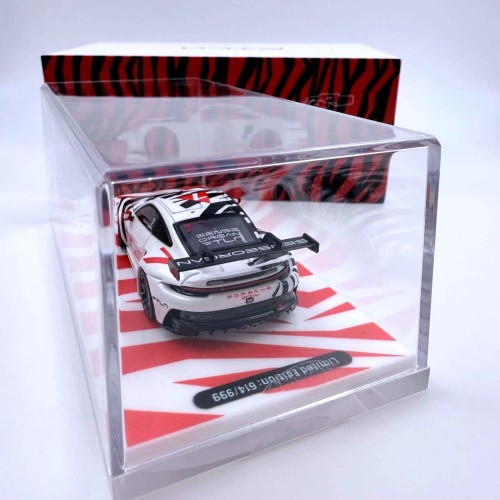 ModernArt Porsche GT3 Cup Black-White 7# 1:64 tył