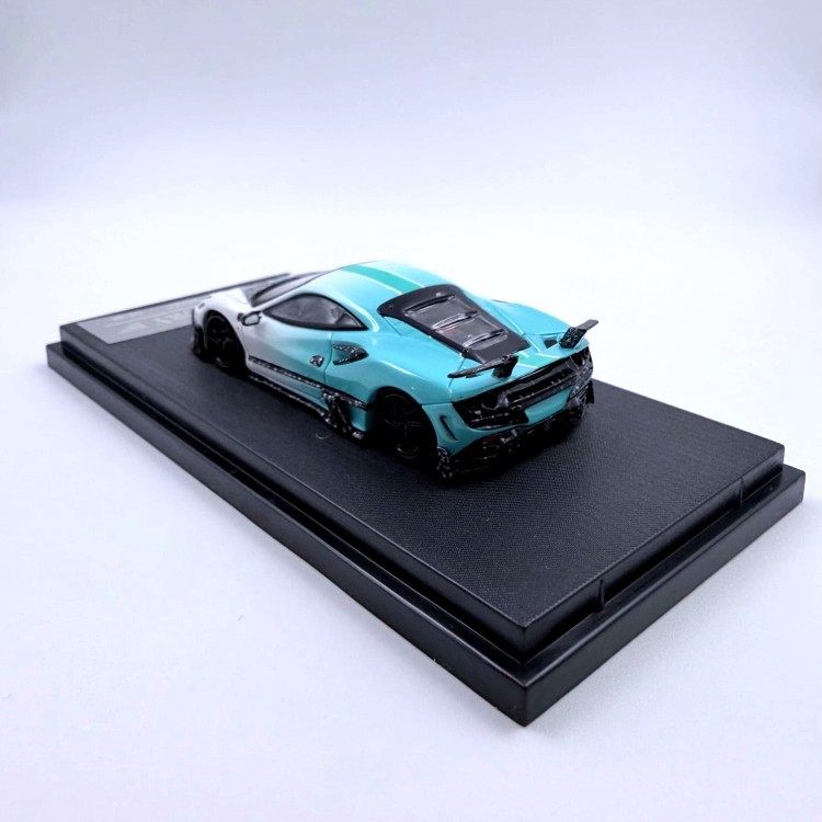 Aurora Model Ferrari F8XX Mansory Tiffany Blue 1:64 tył